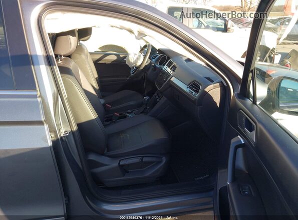 3VV2B7AX0LM137482 2020 VOLKSWAGEN TIGUAN Gray Front interior view