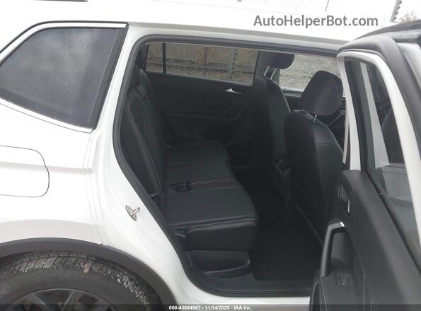 3VV2B7AX0PM019809 2023 VOLKSWAGEN TIGUAN White Widok naklejki z numerem VIN