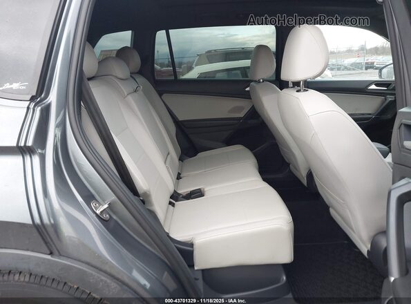 3VV2B7AX1LM071945 2020 VOLKSWAGEN TIGUAN Gray Vista de la etiqueta del VIN