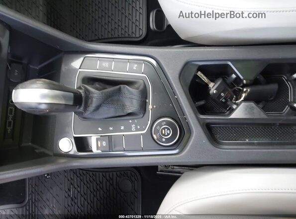 3VV2B7AX1LM071945 2020 VOLKSWAGEN TIGUAN Gray 