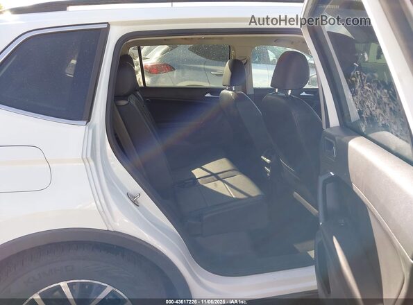 3VV2B7AX2LM069363 2020 VOLKSWAGEN TIGUAN White VIN կոդի պիտակի տեսք