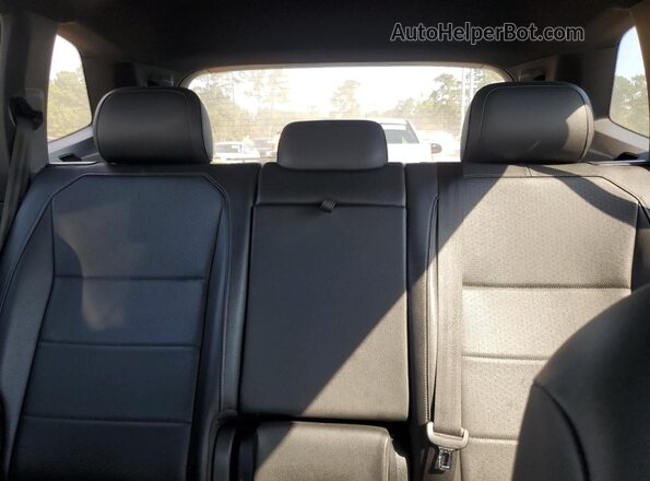 3VV2B7AX3LM162795 2020 VOLKSWAGEN TIGUAN Gray Widok tylnych siedzeń