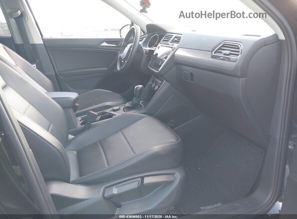 3VV2B7AX4MM129063 2021 VOLKSWAGEN TIGUAN Black Սալոնի դիմացի տեսք