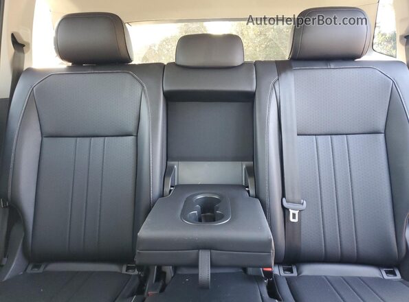 3VV2B7AX4NM019423 2022 VOLKSWAGEN TIGUAN Black Widok tylnych siedzeń
