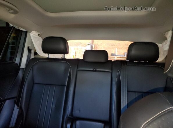 3VV2B7AX4NM110594 2022 VOLKSWAGEN TIGUAN Gray Widok tylnych siedzeń