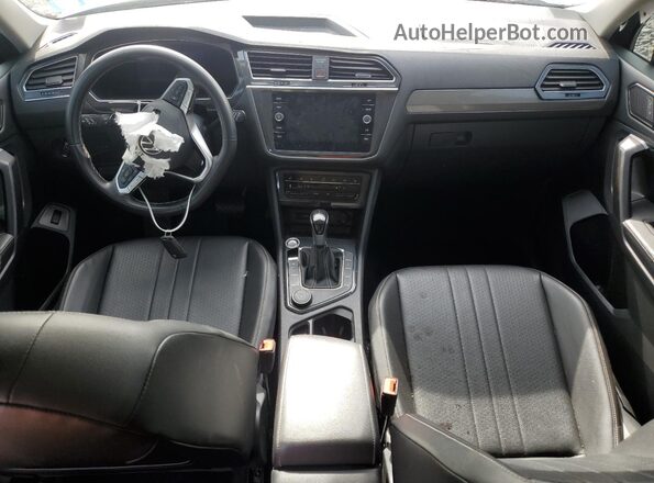 3VV2B7AX5NM039051 2022 VOLKSWAGEN TIGUAN Silver Widok deski rozdzielczej