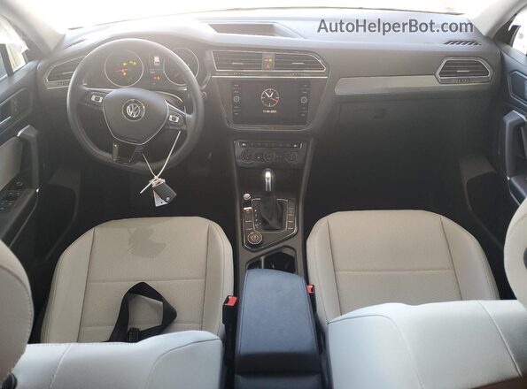 3VV2B7AX8LM080447 2020 VOLKSWAGEN TIGUAN Серебряный Вид панели приборов