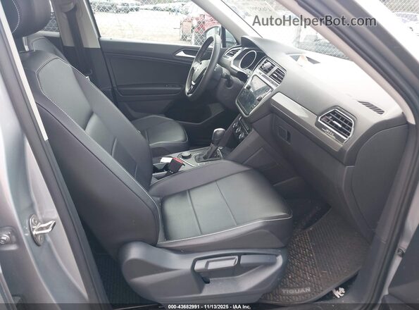 3VV2B7AX8MM131978 2021 VOLKSWAGEN TIGUAN Silver Սալոնի դիմացի տեսք