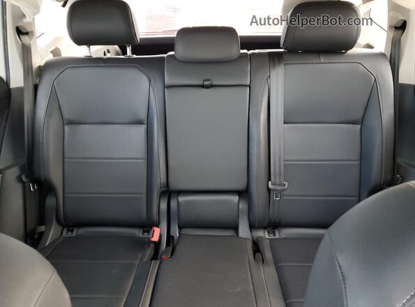 3VV2B7AX9LM076567 2020 VOLKSWAGEN TIGUAN White უკანა სავარძლების ხედი