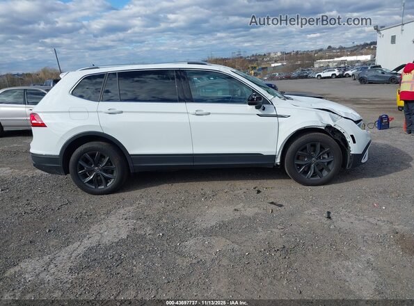3VV2B7AX9RM040614 2024 VOLKSWAGEN TIGUAN White Vista interior trasera