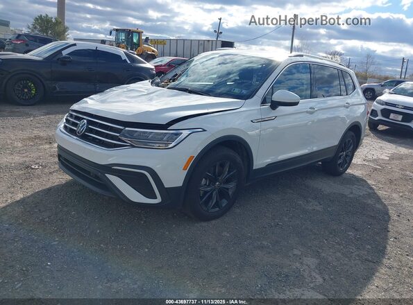 3VV2B7AX9RM040614 2024 VOLKSWAGEN TIGUAN White Vista tres cuartos delantera izquierda