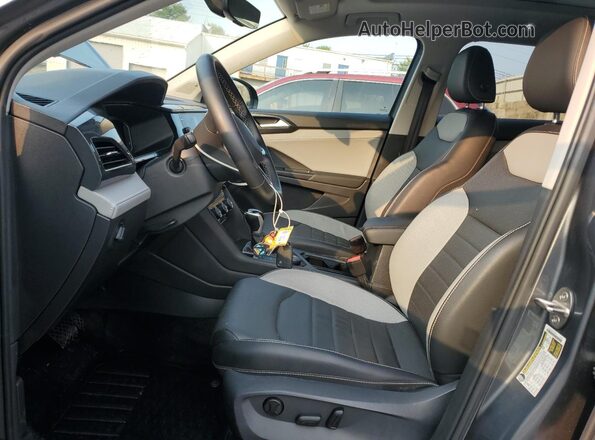 3VV2X7B26NM089641 2022 VOLKSWAGEN TAOS Gray Front interior view