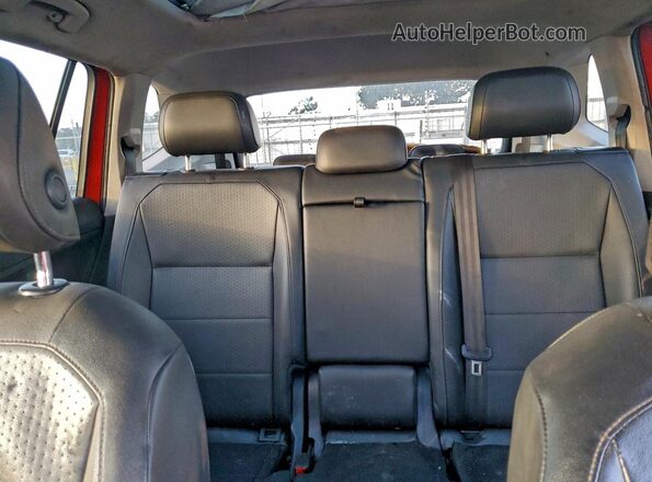 3VV3B7AX1JM062373 2018 VOLKSWAGEN TIGUAN Red 