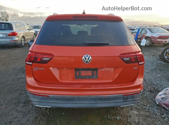3VV3B7AX1JM062373 2018 VOLKSWAGEN TIGUAN Red 