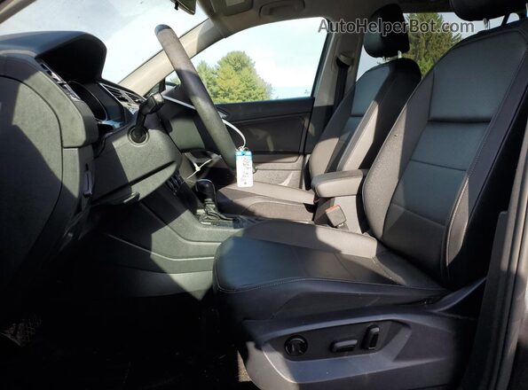 3VV3B7AX2LM123121 2020 VOLKSWAGEN TIGUAN Серый Вид салона спереди
