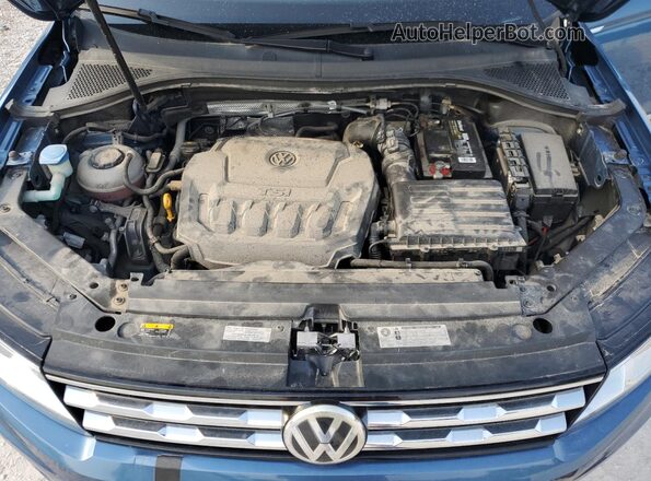 3VV3B7AX3LM042953 2020 VOLKSWAGEN TIGUAN Blue Engine compartment view