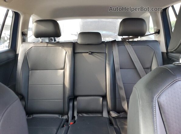 3VV3B7AX3LM042953 2020 VOLKSWAGEN TIGUAN Blue Rear seats view