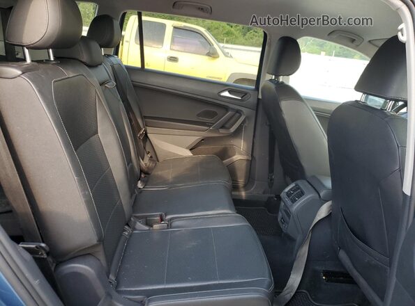 3VV3B7AX3LM042953 2020 VOLKSWAGEN TIGUAN Blue Rear interior view