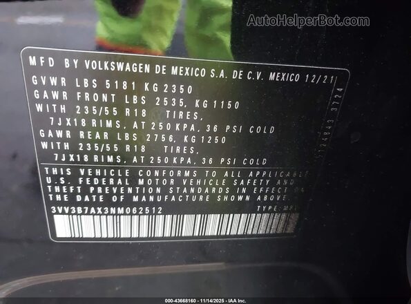 3VV3B7AX3NM062512 2022 VOLKSWAGEN TIGUAN Black Vista del compartimento del motor