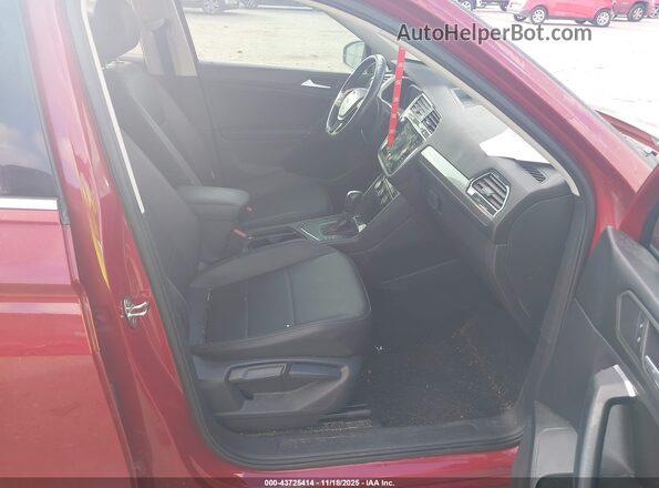 3VV3B7AX4LM064749 2020 VOLKSWAGEN TIGUAN Red Front interior view