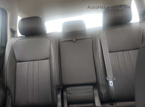 3VV3B7AX4NM072031 2022 VOLKSWAGEN TIGUAN Gray Հետևի նստատեղերի տեսք