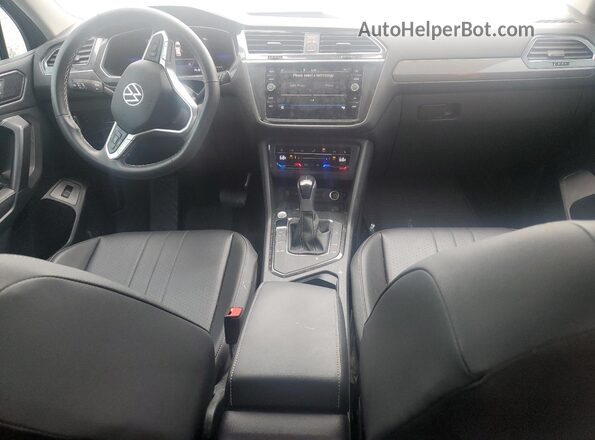 3VV3B7AX4NM072031 2022 VOLKSWAGEN TIGUAN Gray Առջևի վահանակի տեսք