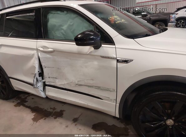 3VV3B7AX7MM030810 2021 VOLKSWAGEN TIGUAN White 