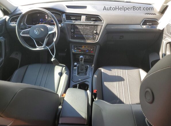 3VV3B7AX8RM186314 2024 VOLKSWAGEN TIGUAN Black Dashboard view
