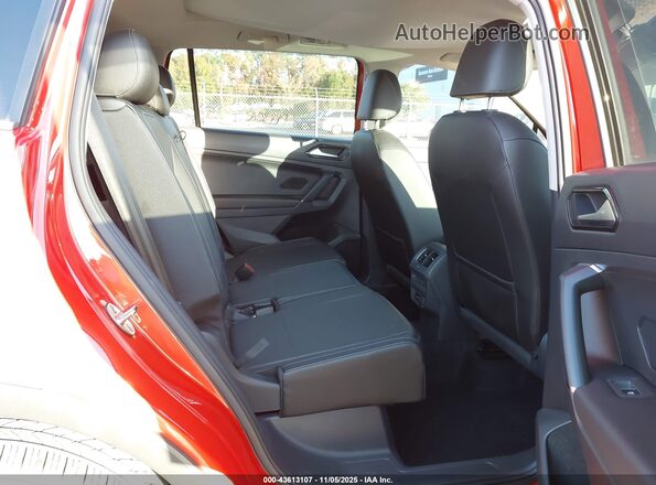 3VV3B7AX9JM090678 2018 VOLKSWAGEN TIGUAN Orange 