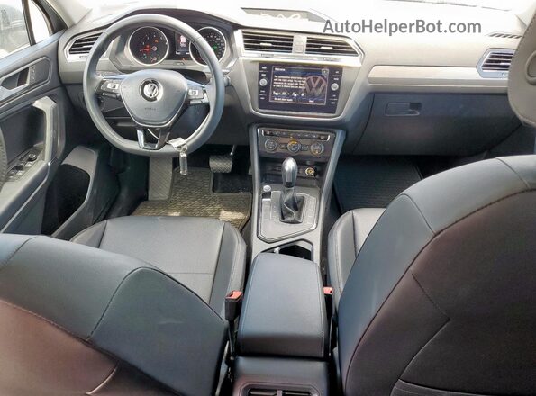 3VV3B7AX9LM157296 2020 VOLKSWAGEN TIGUAN Silver Vista del salpicadero