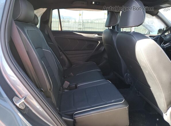 3VV4B7AX2NM139150 2022 VOLKSWAGEN TIGUAN Серый Вид задней части салона