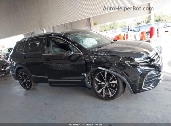3VV4B7AX5NM108698 2022 VOLKSWAGEN TIGUAN Черный Вид задней части салона
