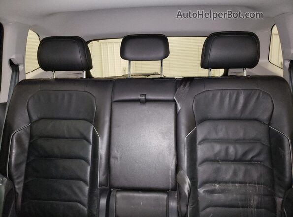 3VV4B7AX7JM008337 2018 VOLKSWAGEN TIGUAN Blue 