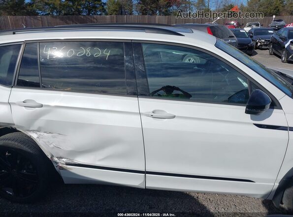 3VV8B7AX0NM066071 2022 VOLKSWAGEN TIGUAN White უკანა სალონის ხედი
