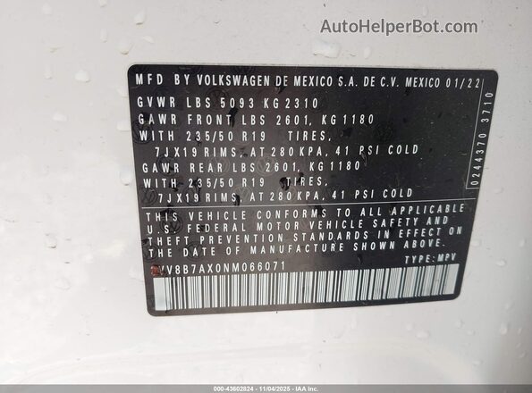 3VV8B7AX0NM066071 2022 VOLKSWAGEN TIGUAN White ძრავის განყოფილების ხედი