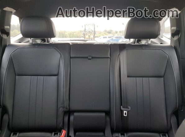 3VV8B7AX1NM158211 2022 VOLKSWAGEN TIGUAN Gray Widok tylnych siedzeń