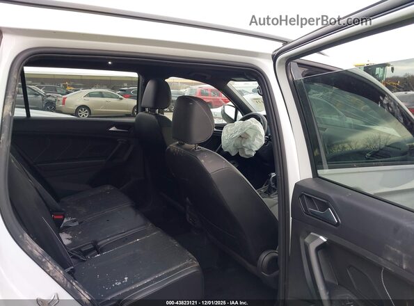 3VV8B7AX2RM133002 2024 VOLKSWAGEN TIGUAN White VIN sticker view