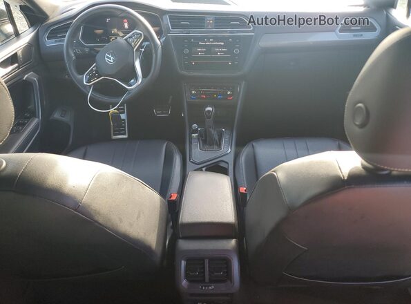 3VVCB7AX1NM097677 2022 VOLKSWAGEN TIGUAN Gray Dashboard view