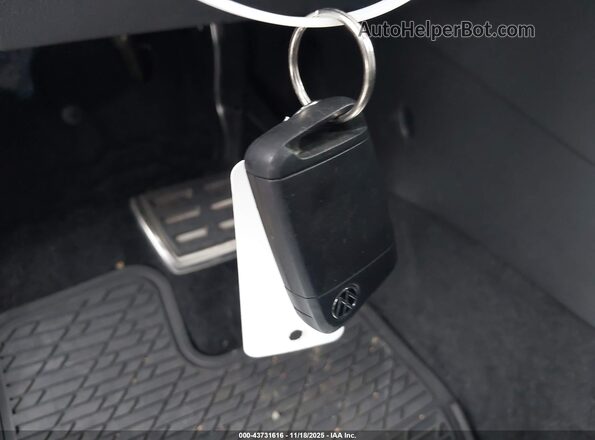 3VVCB7AX6NM127675 2022 VOLKSWAGEN TIGUAN Черный Вид панели приборов