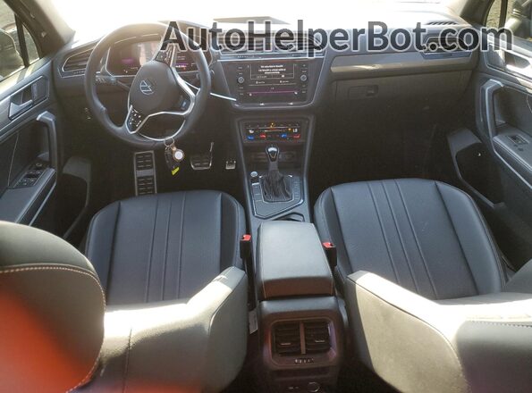 3VVCB7AX7PM142060 2023 VOLKSWAGEN TIGUAN Silver Առջևի վահանակի տեսք