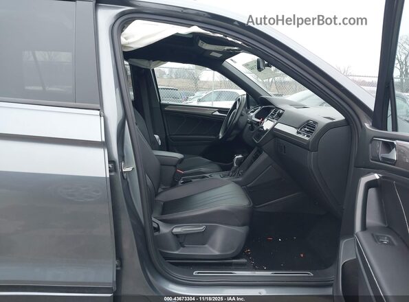3VVCB7AX9NM078438 2022 VOLKSWAGEN TIGUAN Gray Vista interior delantera