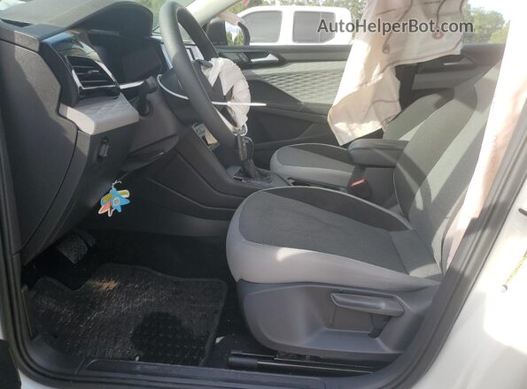 3VVCX7B27NM064929 2022 VOLKSWAGEN TAOS Белый Вид салона спереди