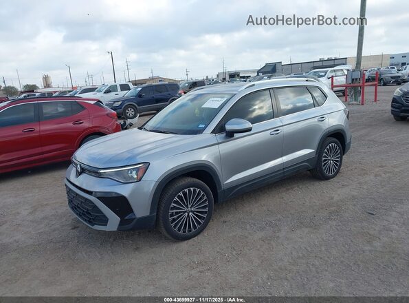 3VVEC7B28SM007932 2025 VOLKSWAGEN TAOS Gray Առջևի ձախ երեք քառորդ տեսարան