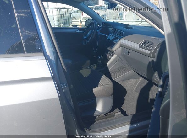 3VVFB7AX6RM151428 2024 VOLKSWAGEN TIGUAN Серебряный Вид салона спереди