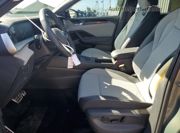 3VVGR7RM7SM023408 2025 VOLKSWAGEN TIGUAN Green Вид салону спереду