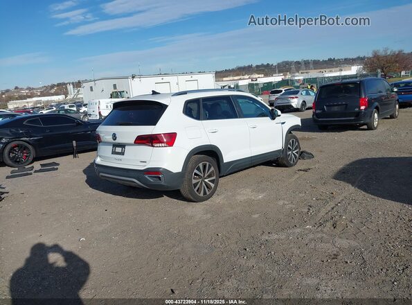 3VVLX7B20NM033621 2022 VOLKSWAGEN TAOS White 