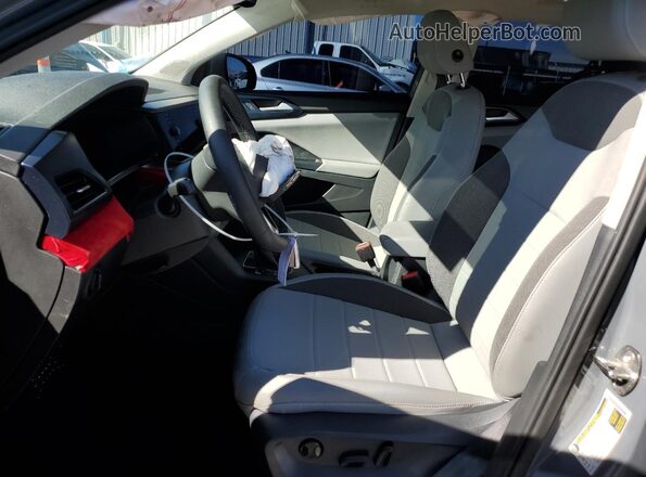 3VVLX7B24NM097435 2022 VOLKSWAGEN TAOS Gray Vista interior delantera