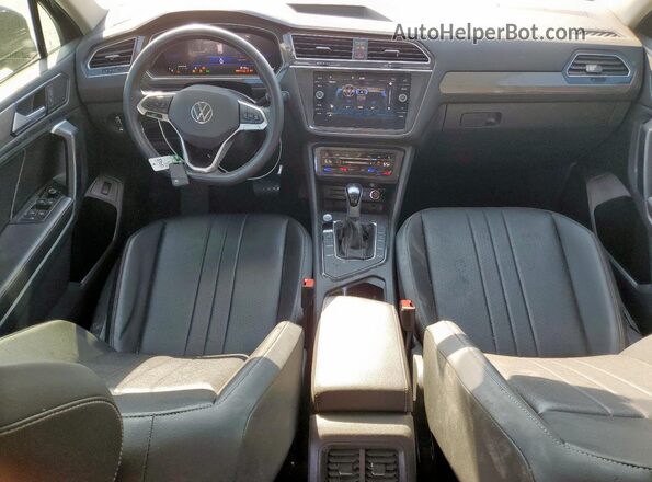 3VVNB7AX1RM116713 2024 VOLKSWAGEN TIGUAN Black Vista del salpicadero