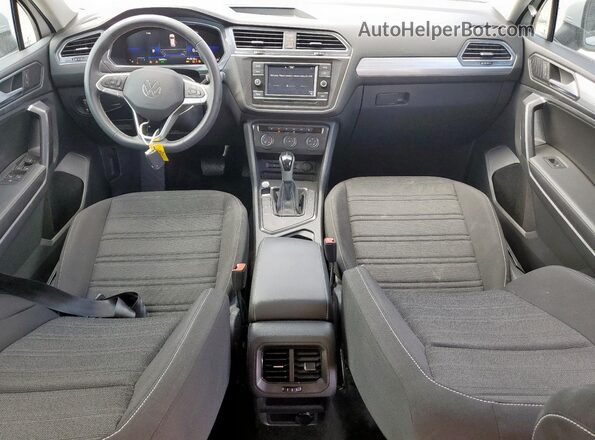 3VVRB7AX3PM078187 2023 VOLKSWAGEN TIGUAN White Widok deski rozdzielczej