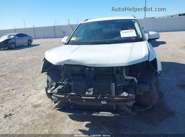 3VVRX7B27NM040446 2022 VOLKSWAGEN TAOS Белый Вид задней части салона